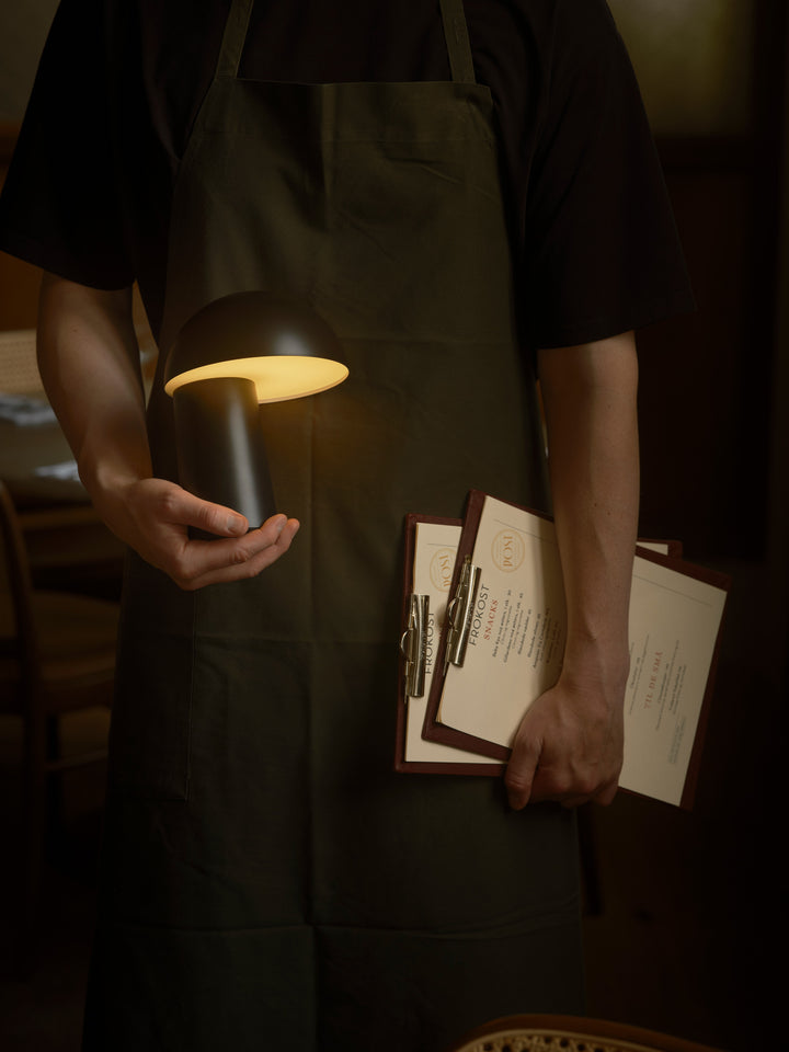Faye Portable | Table lamp | Black